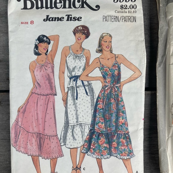 Set of Two Vintage Dress Sewing Patterns - Picture 2 of 5